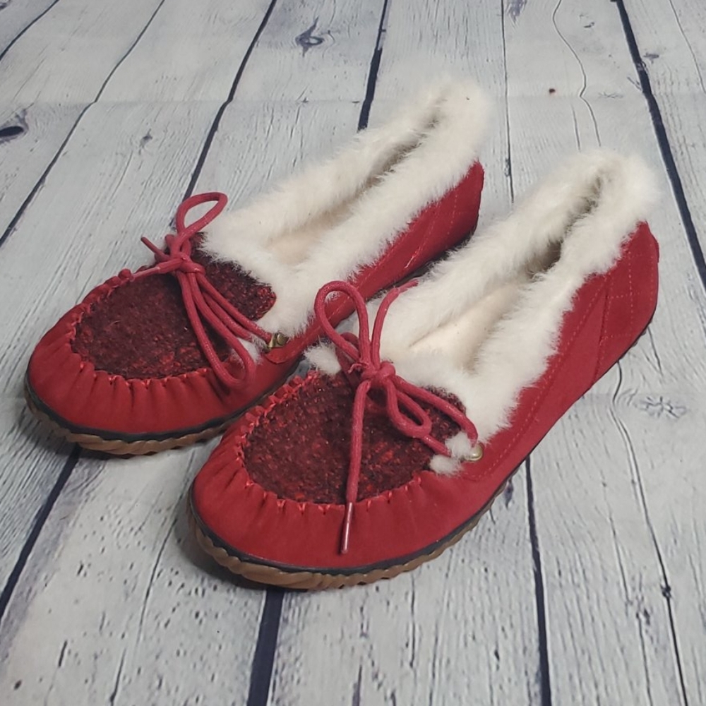 Sorel moccasin style faux fur slippers